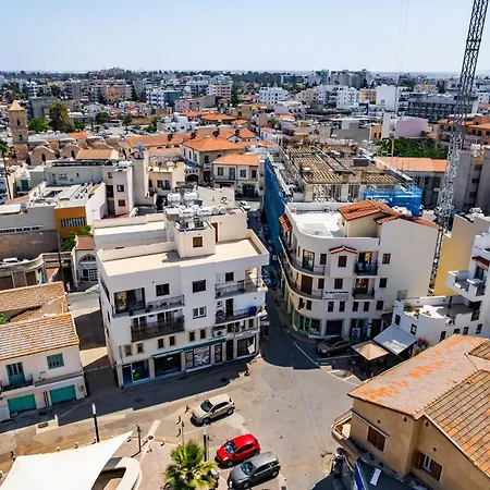 Market View - Near The Λάρνακα