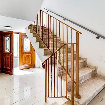 Market View - Near The * Λάρνακα