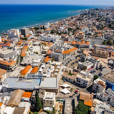 Market View - Near The Apartmán