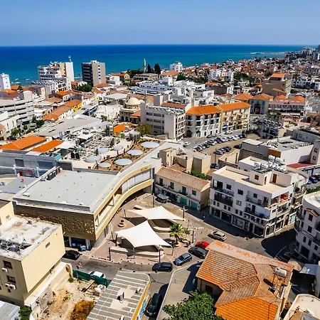 Market View - Near The Apartmán