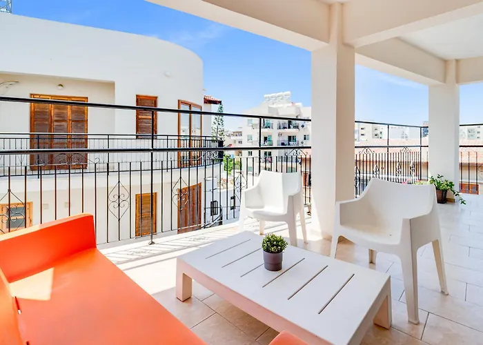 Market View - Near The Apartamento Larnaca