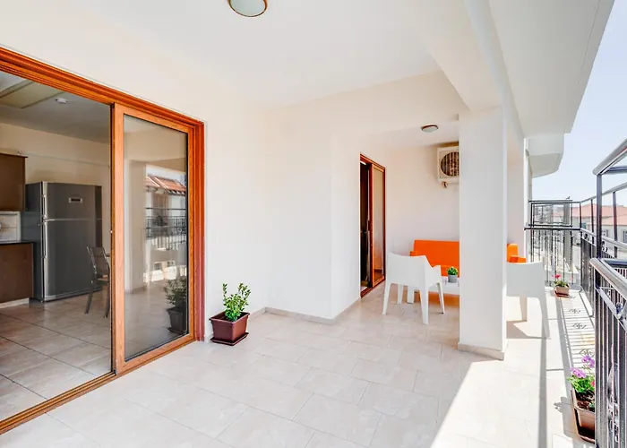 Market View - Near The Apartamento Larnaca