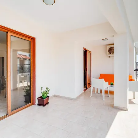 Market View - Near The Lejlighed Larnaca